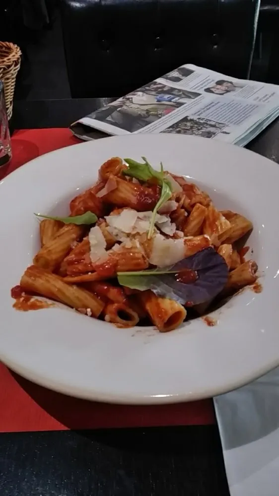 Pâtes A la Sarde Sauce Tomates Et Bœuf Haché Cuisiné
