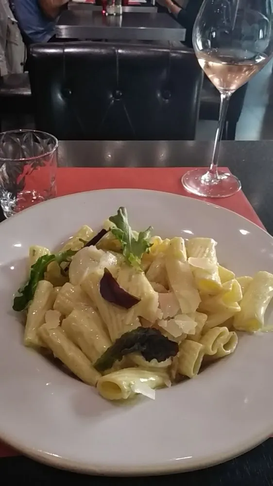 Pâtes Aux Coquilles St Jacques Et Crevettes Fraîches