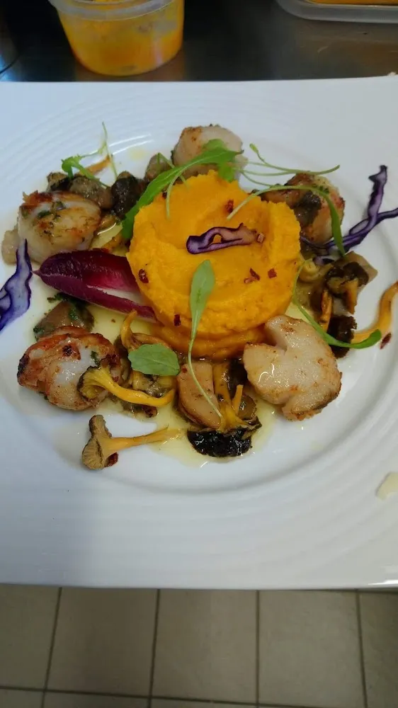 St Jacques Rôties Patate Douce Chanterelles Fraîches